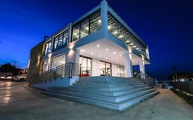 Cavo Orient Beach Hotel&Suites